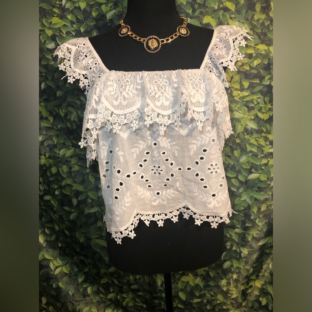 White Lace Ruffle Top NWT - Picture 2 of 12
